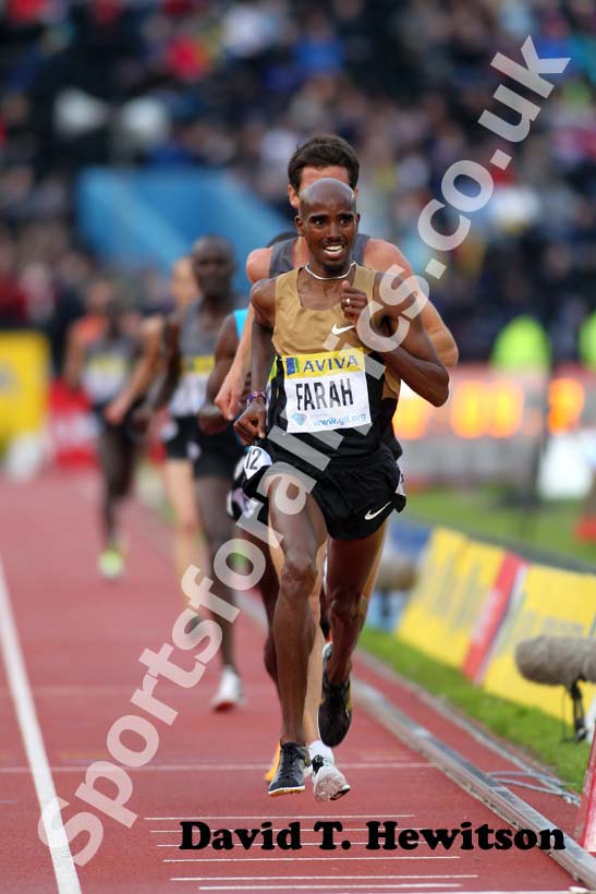 Mo Farah leads the 5000 metres, 2012 Samsung Diamond League, Crystal Palace, London.